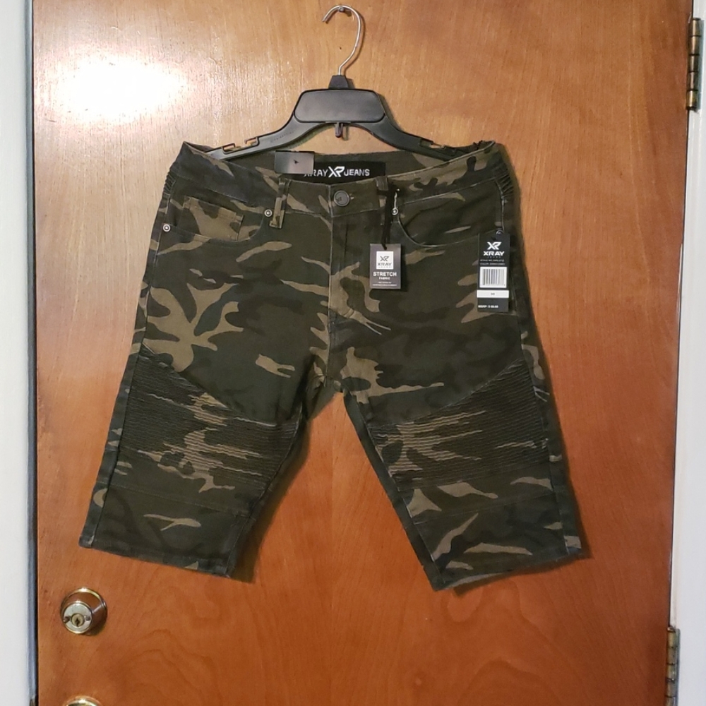 NWT Mens camo shorts